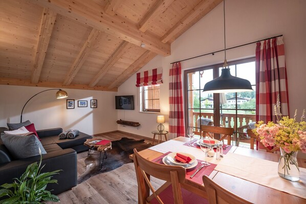 Ferienwohnung Wilder Kaiser, 55qm, Balkon-Wohnbereich