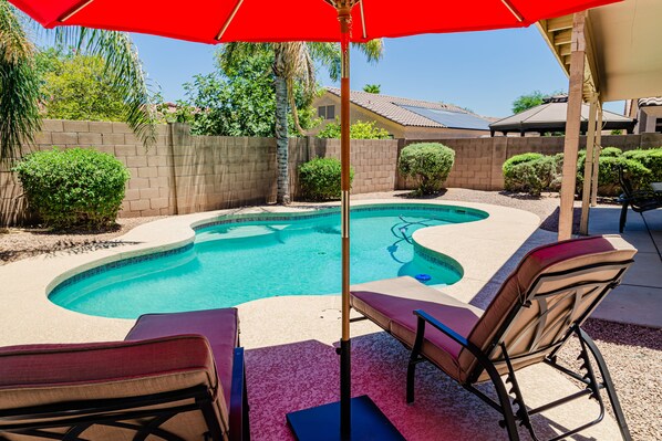 Beautiful Oasis in the Desert!  Stay cool in the heat with pool and cozy patio f