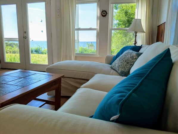 2 bedroom beach cottage. Bay views from every room.