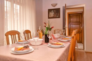 Dining room 1
