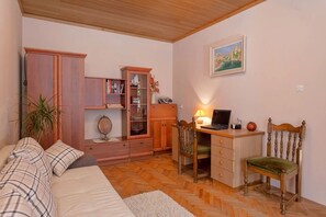 Living room 2