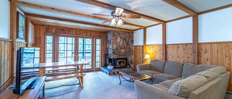 Living Room & Dining Area