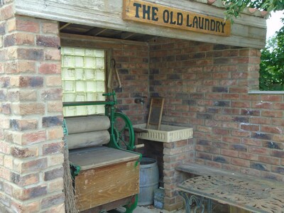 shepherds hut ferrensby north yorkshire with hot tub & sauna barrel