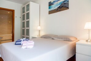 Ensuite Double Bedroom with Private Bathroom