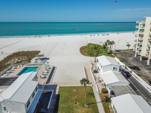 Just steps to the beautiful white sands of Siesta Key