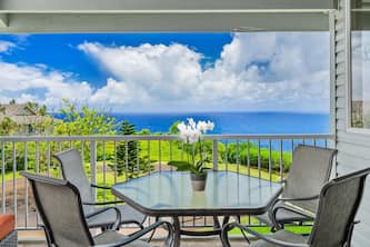 North Shore Condo With Sunset amazing Ocean Views!