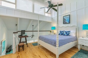 Loft Bedroom with Queen Bed, Ensuite Bathroom