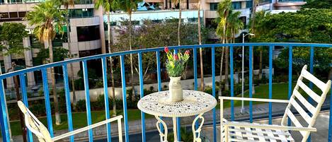 Enjoy your breakfast and coffee with the breeze at this beautiful lanai.