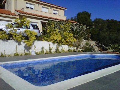 Casa Bella Vista en montaña con vistas al mar.  Piscina privada. 6 personas.