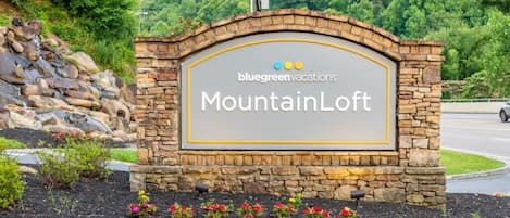 1BluegreenVacationsMountainLoft-061