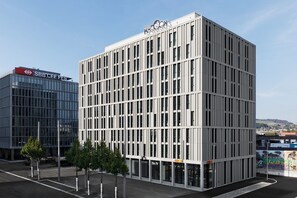 施設の正面