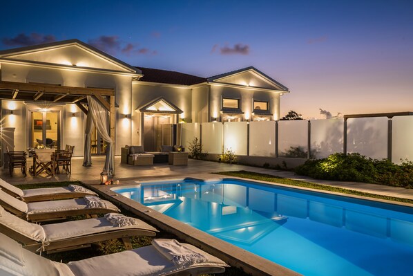 Private pool
