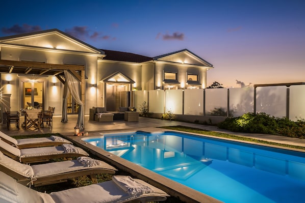 Private pool