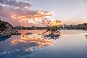 Infinitypool