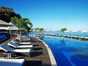 Infinity pool