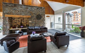 Sala de estar en el lobby