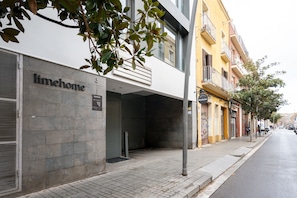 Vista frontal de la propiedad