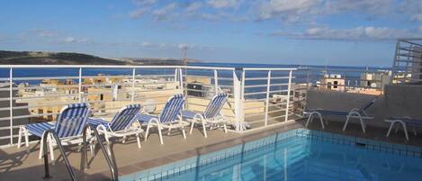 Rooftop pool