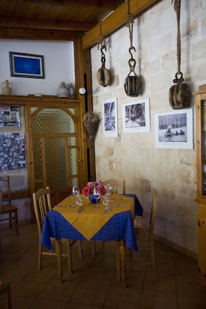 Breakfast area