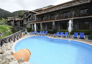 Utomhuspool