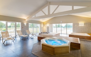Indoor spa tub