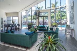 Sala de estar en el lobby