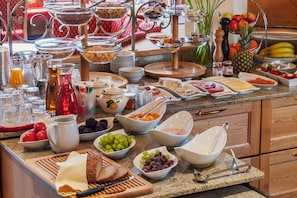 Breakfast buffet
