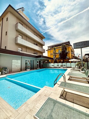 Utomhuspool