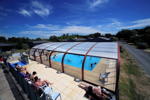 Piscina coperta/all'aperto