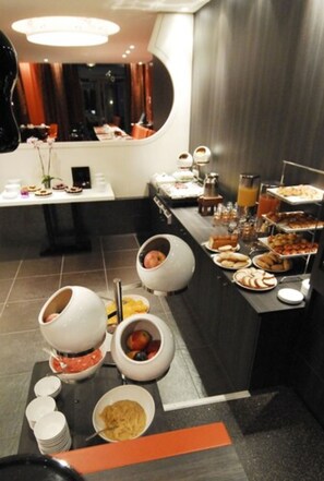 Breakfast buffet
