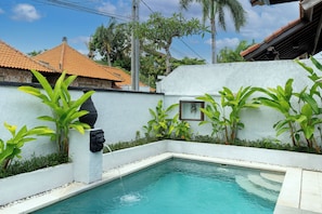 Utomhuspool
