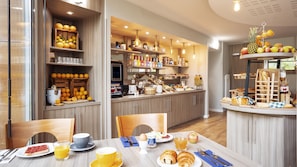 Breakfast buffet