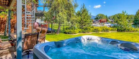 Tahoe Keys home with hot tub and boat dock - Beautiful Tahoe Keys home, on the water with hot tub and boat dock!