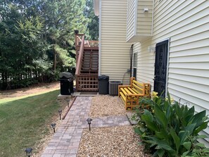 Pathway to Unit/Apartment