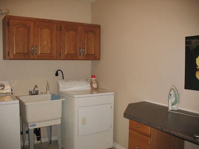 Beautiful Suite with 2 Bdrms & Full Kitchen for you