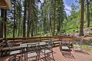 Private Deck | Outdoor Dining