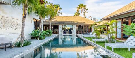 Hotel swimming pool