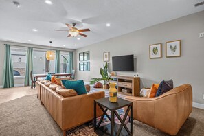 421 Spacious and Homey Family Room with LCD Smart TV!