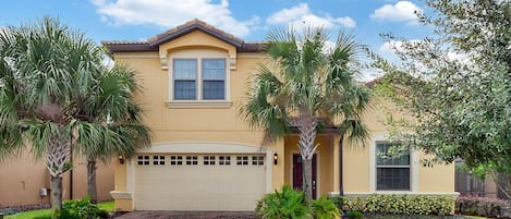 8br/6ba Luxury pool Villa