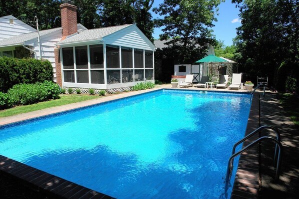 Relax in this light airy accessible house