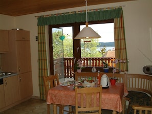 Ferienwohnung 1 mit traumhaftem Blick auf den Brombachsee-Küche