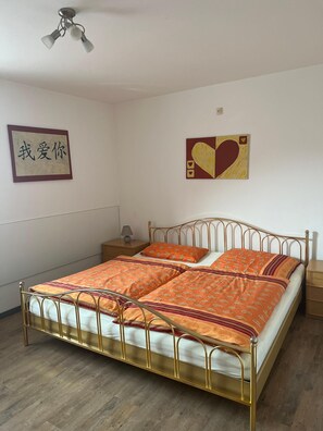 Ferienwohnung 72 qm für 2-6 Personen mit 2 Schlafzimmern und Terrasse-Schlafzimmer