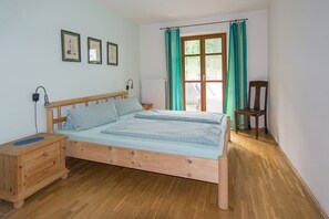 Ferienwohnung Bauerngarten (70qm) mit Sonnenterrasse-Schlafzimmer 1