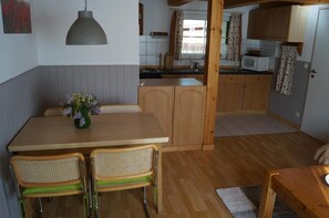 Dining area. Picture 8