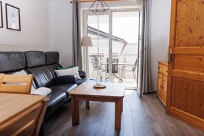 Ferienwohnung 4 mit Waschbecken aus Stein