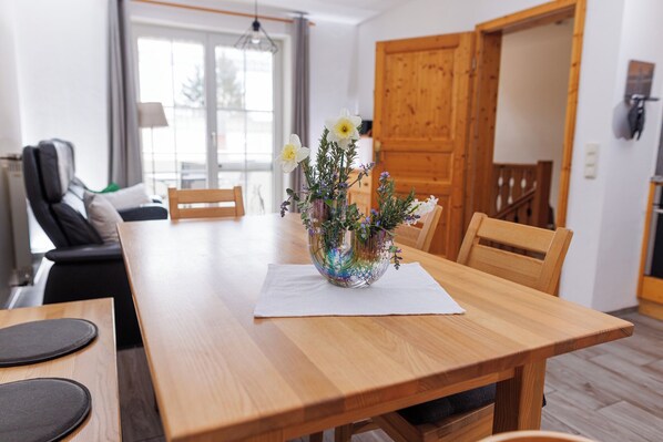 Ferienwohnung 4 mit Waschbecken aus Stein