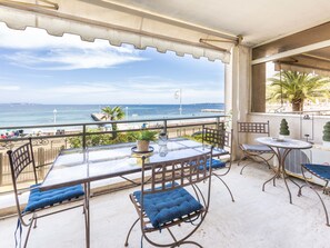 terrace equipped facing the sea