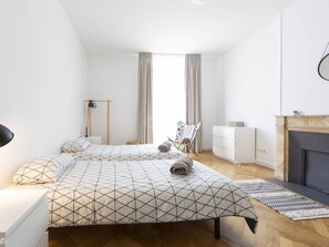 First Air-conditioned Large bedroom with double bed (180) or 2 single beds