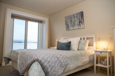 5 Bedroom Luxury Oceanfront Vacation Home