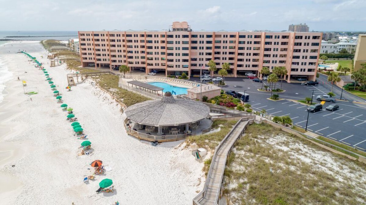 “Jetty East #608A” Jetty view 1 Bdrm/1Bath- Beach setup Included!!